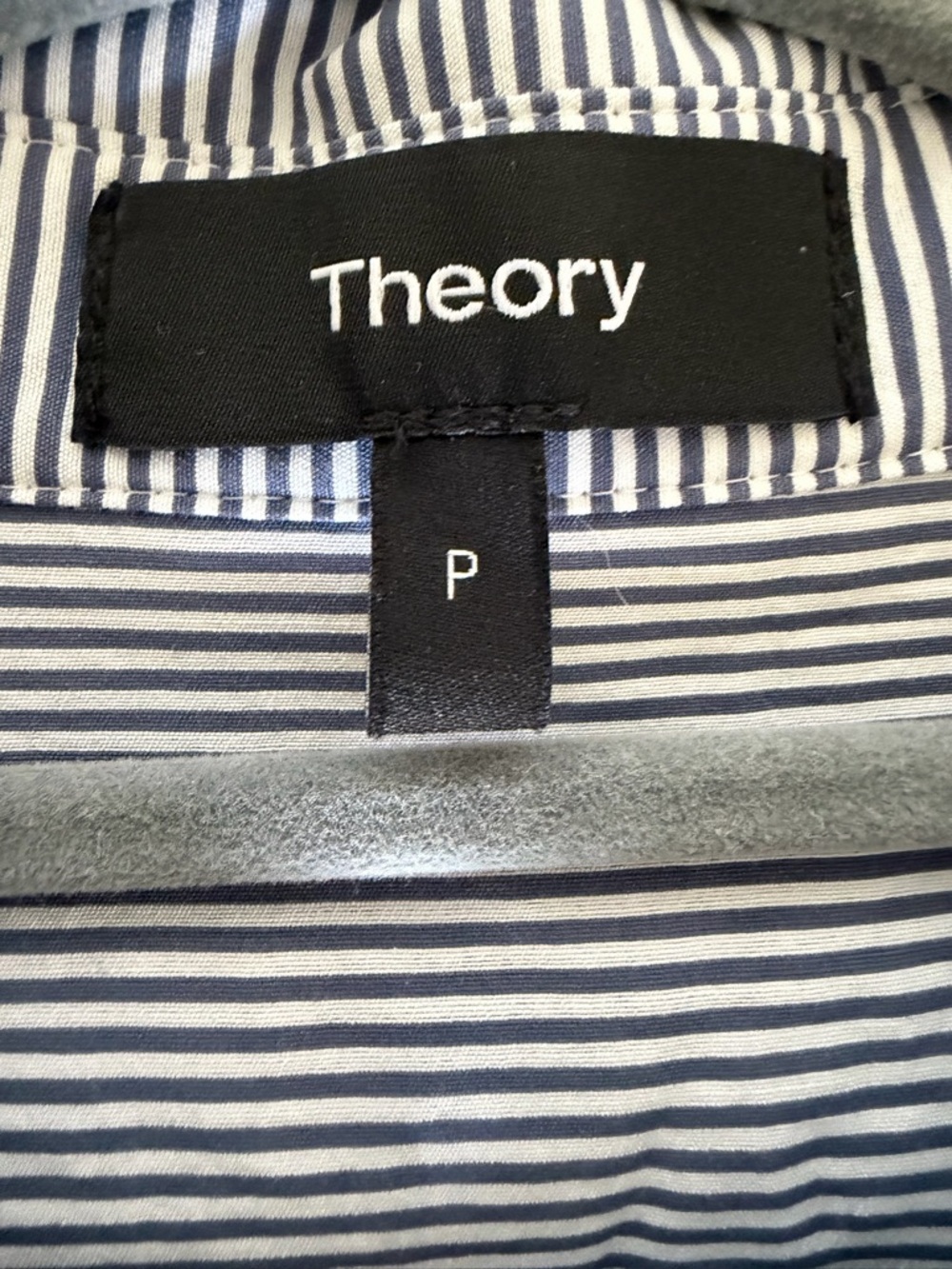 Theory Hekamina Clean Stripe Sleeveless Button Front Blouse Blue White Top P/XS - Picture 4 of 10